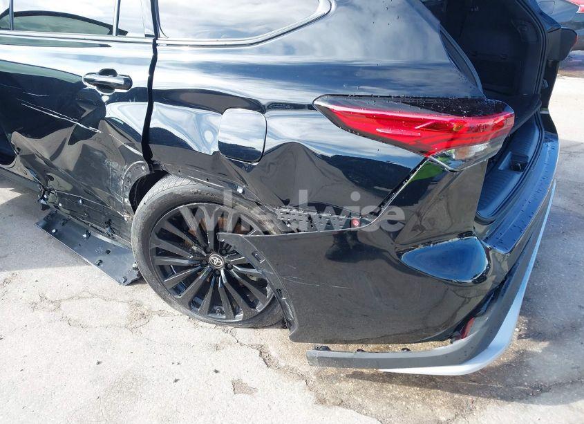 Photo 6 of 2023 Toyota Highlander XSE (VIN 5TDKDRAH8PS511355)