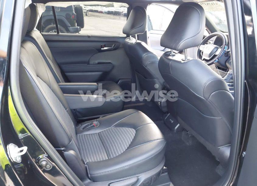 Photo 8 of 2023 Toyota Highlander XSE (VIN 5TDKDRAH8PS511355)