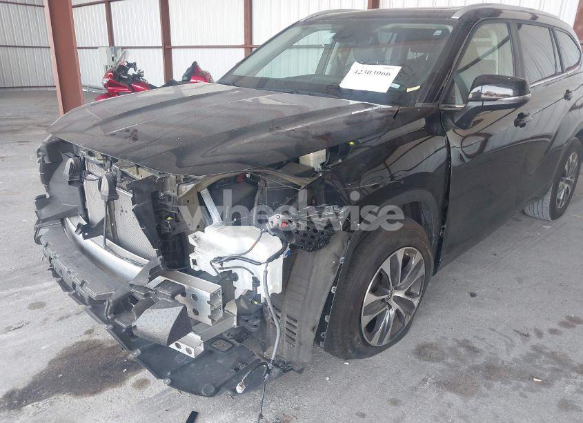 Photo 18 of 2023 Toyota Highlander XLE (VIN 5TDKDRAH8PS511517)