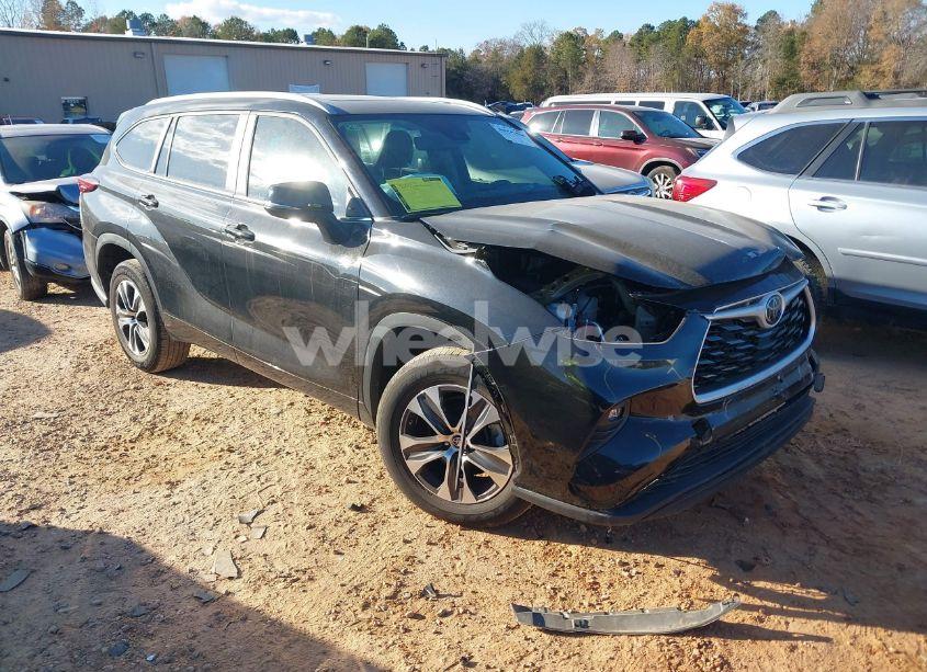 2023 Toyota Highlander XLE (VIN 5TDKDRAH8PS521089) main photo