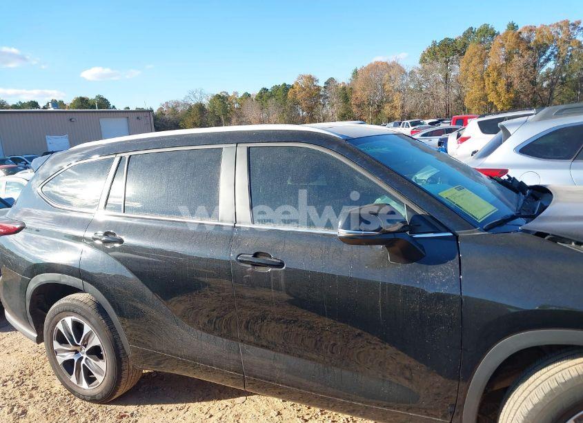 Photo 14 of 2023 Toyota Highlander XLE (VIN 5TDKDRAH8PS521089)
