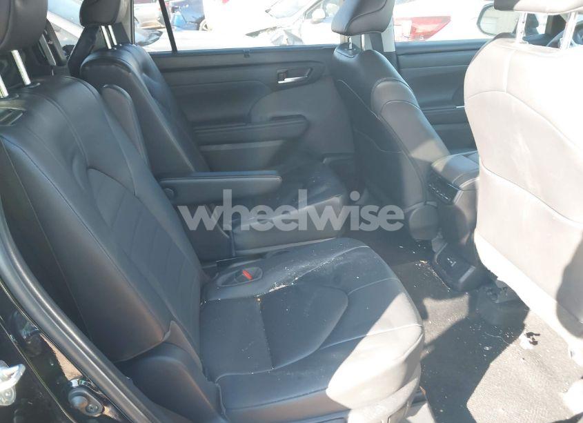 Photo 8 of 2023 Toyota Highlander XLE (VIN 5TDKDRAH8PS521089)