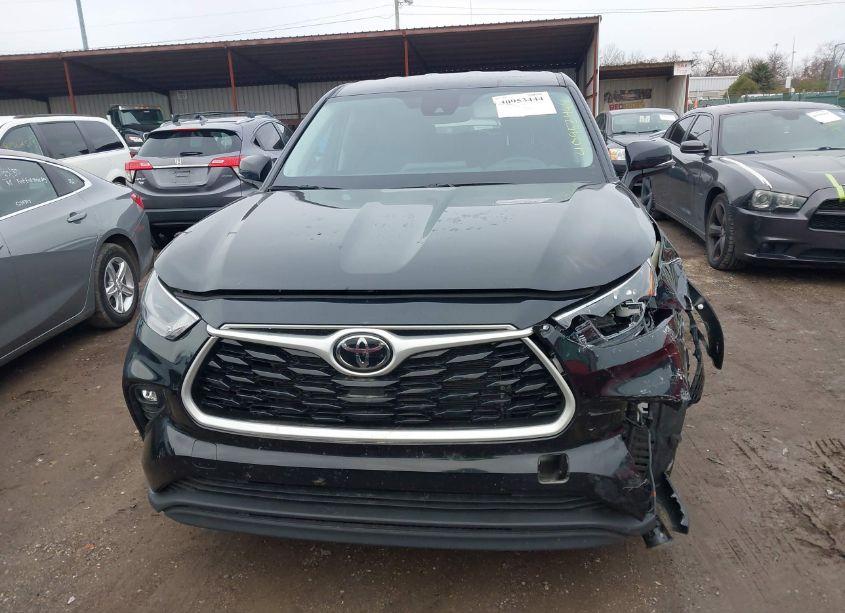 Photo 12 of 2024 Toyota Highlander LE (VIN 5TDKDRAH8RS054761)