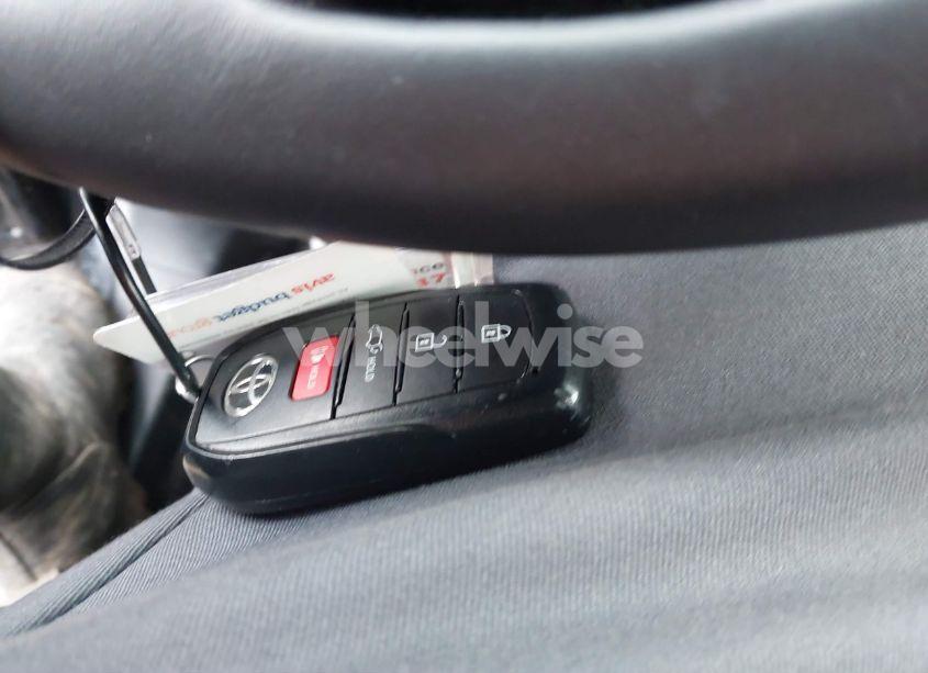 Photo 11 of 2024 Toyota Highlander LE (VIN 5TDKDRAH8RS533245)