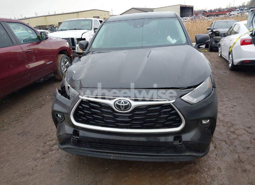 Photo 12 of 2024 Toyota Highlander LE (VIN 5TDKDRAH8RS533245)