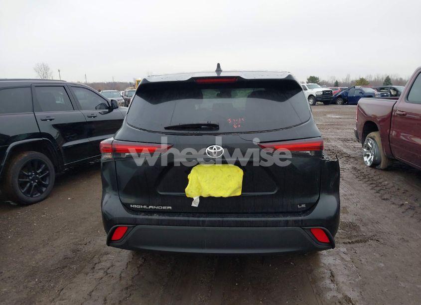 Photo 16 of 2024 Toyota Highlander LE (VIN 5TDKDRAH8RS533245)