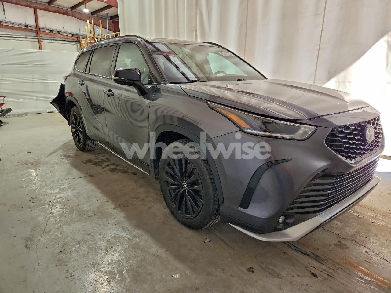 Photo 4 of 2024 TOYOTA HIGHLANDER LE (VIN 5TDKDRAH8RS536775)