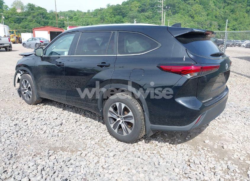 Photo 3 of 2023 Toyota Highlander XLE (VIN 5TDKDRAH9PS026397)