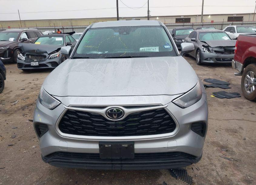 Photo 12 of 2023 Toyota Highlander L (VIN 5TDKDRAH9PS030711)