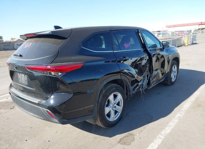 Photo 4 of 2023 Toyota Highlander L (VIN 5TDKDRAH9PS048397)