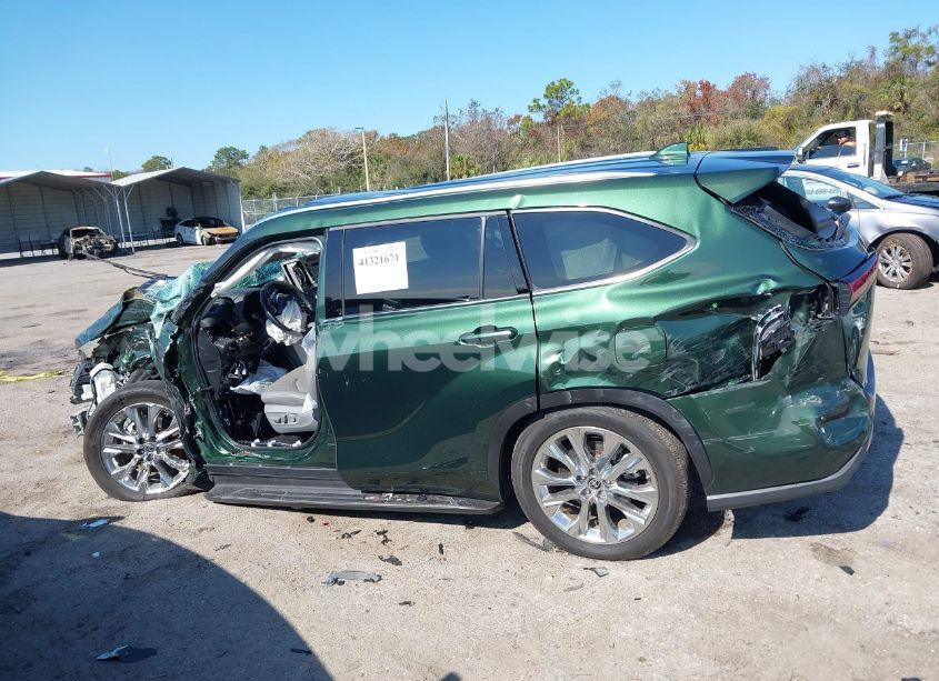Photo 14 of 2023 Toyota Highlander LIMITED (VIN 5TDKDRAH9PS501742)