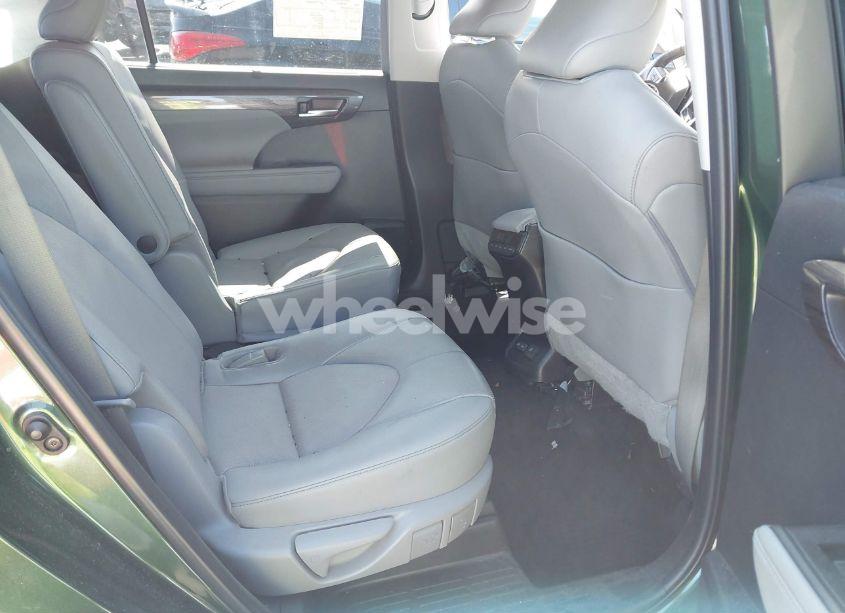 Photo 8 of 2023 Toyota Highlander LIMITED (VIN 5TDKDRAH9PS501742)