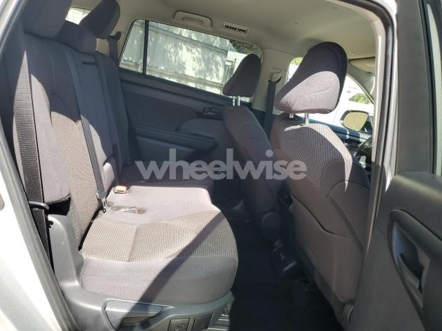 Photo 3 of 2025 TOYOTA HIGHLANDER LE (VIN 5TDKDRAH9SS552182)