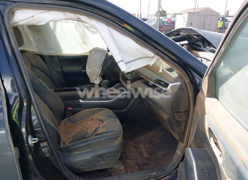 Photo 5 of 2023 Toyota Highlander XLE (VIN 5TDKDRAHXPS001167)