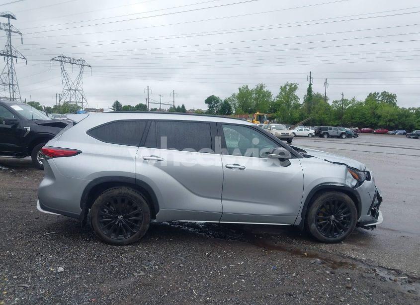 Photo 13 of 2023 Toyota Highlander XSE (VIN 5TDKDRBH0PS509145)