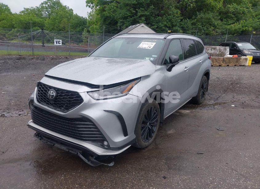 Photo 17 of 2023 Toyota Highlander XSE (VIN 5TDKDRBH0PS509145)