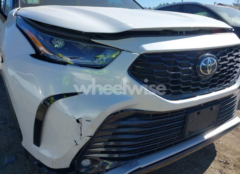 Photo 6 of 2023 Toyota Highlander XSE (VIN 5TDKDRBH1PS006286)