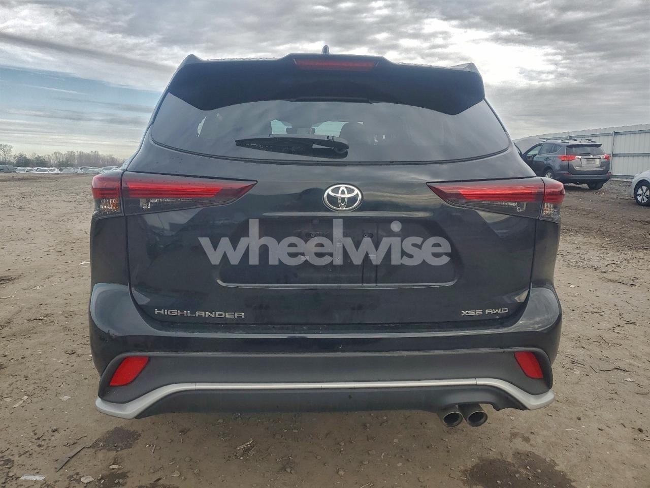 Photo 6 of 2025 TOYOTA HIGHLANDER LE (VIN 5TDKDRBH1SS588625)