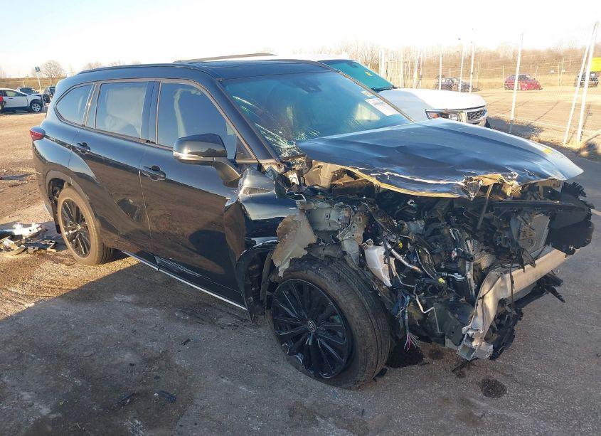 2023 Toyota Highlander XSE (VIN 5TDKDRBH2PS029009) main photo