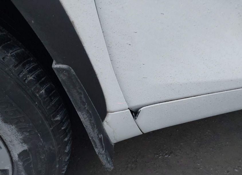 Photo 6 of 2023 Toyota Highlander XLE (VIN 5TDKDRBH2PS037837)