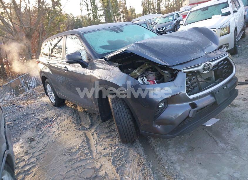 2023 Toyota Highlander LE (VIN 5TDKDRBH2PS039426) main photo