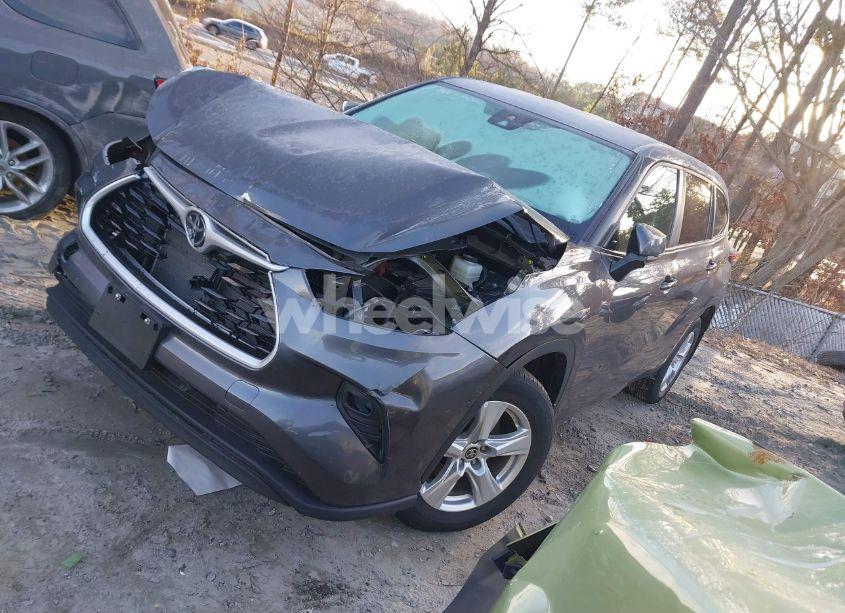 Photo 2 of 2023 Toyota Highlander LE (VIN 5TDKDRBH2PS039426)