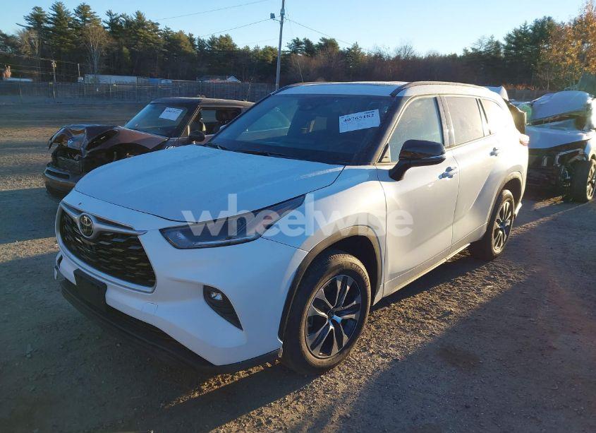 Photo 2 of 2023 Toyota Highlander XSE (VIN 5TDKDRBH2PS527274)