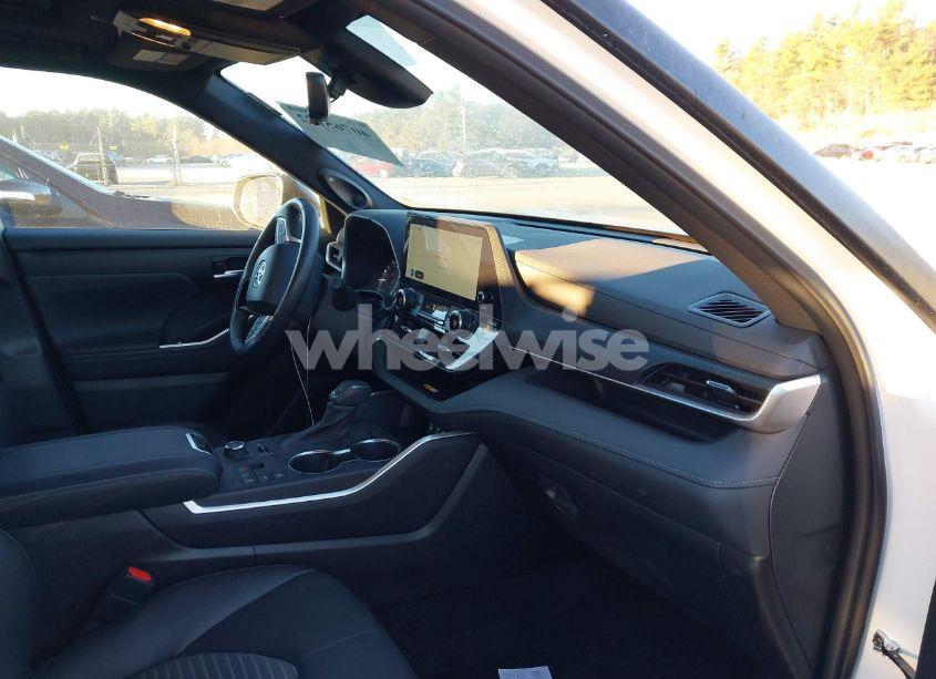 Photo 5 of 2023 Toyota Highlander XSE (VIN 5TDKDRBH2PS527274)