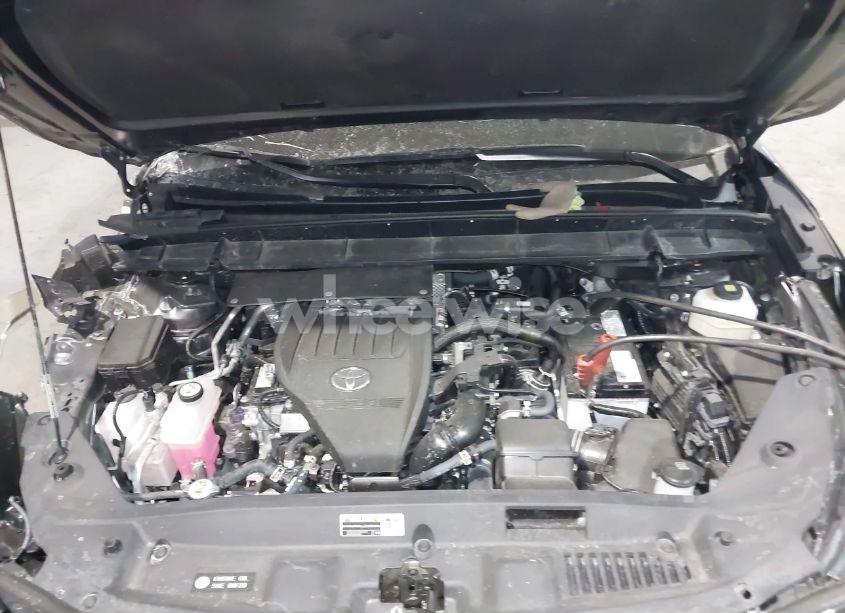 Photo 10 of 2024 Toyota Highlander XSE (VIN 5TDKDRBH2RS528556)