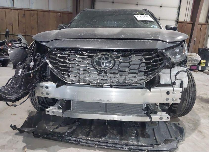 Photo 6 of 2024 Toyota Highlander XSE (VIN 5TDKDRBH2RS528556)