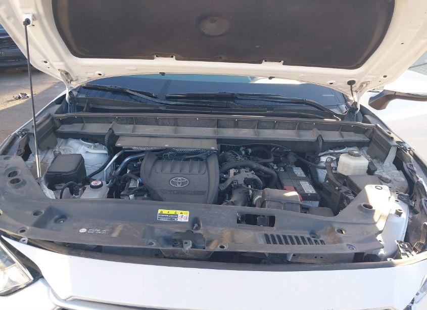 Photo 10 of 2023 Toyota Highlander XLE (VIN 5TDKDRBH3PS014809)