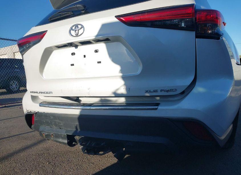 Photo 18 of 2023 Toyota Highlander XLE (VIN 5TDKDRBH3PS014809)