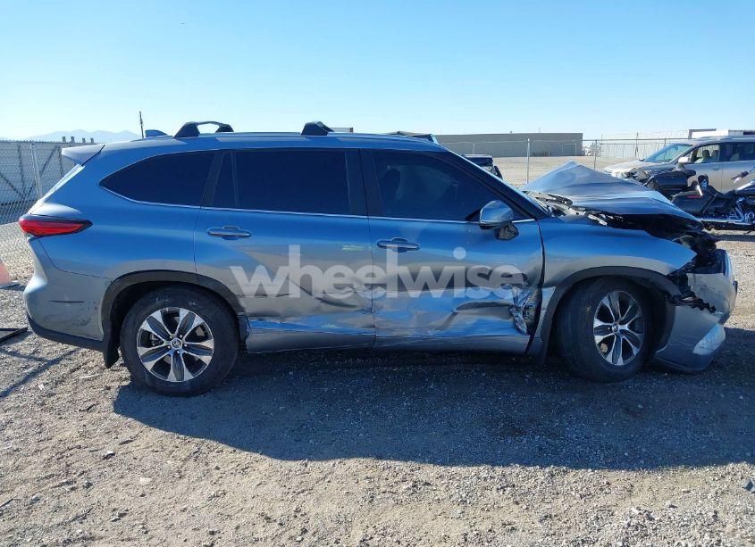 Photo 13 of 2023 Toyota Highlander XLE (VIN 5TDKDRBH3PS504019)
