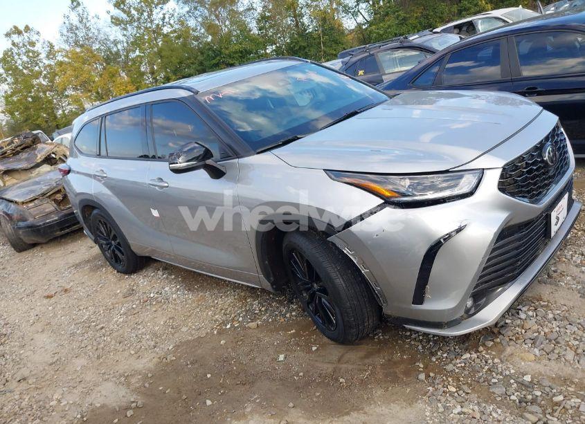 2024 Toyota Highlander XSE (VIN 5TDKDRBH3RS531904) main photo