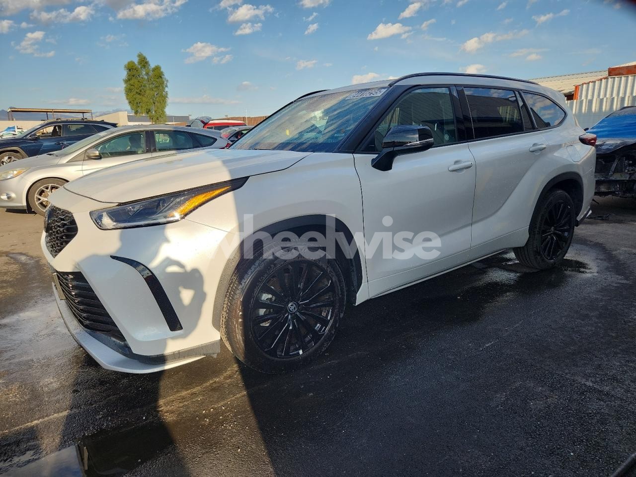 2025 TOYOTA HIGHLANDER LE (VIN 5TDKDRBH3SS586519) main photo