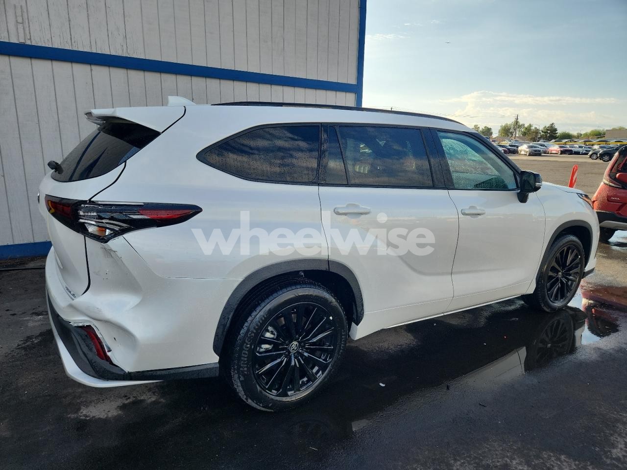 Photo 3 of 2025 TOYOTA HIGHLANDER LE (VIN 5TDKDRBH3SS586519)