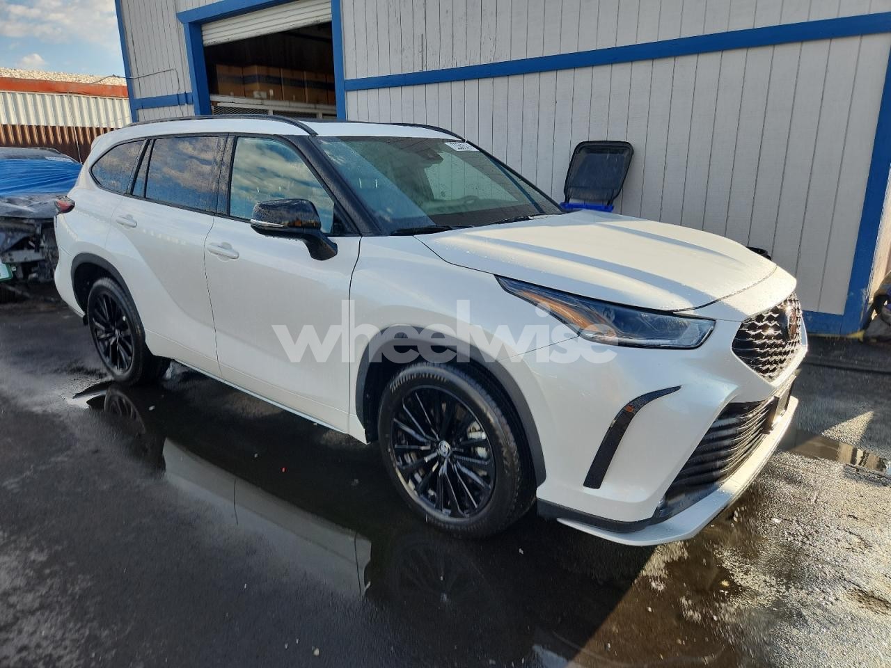 Photo 4 of 2025 TOYOTA HIGHLANDER LE (VIN 5TDKDRBH3SS586519)