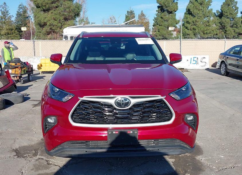 Photo 13 of 2023 Toyota Highlander XLE (VIN 5TDKDRBH4PS041579)