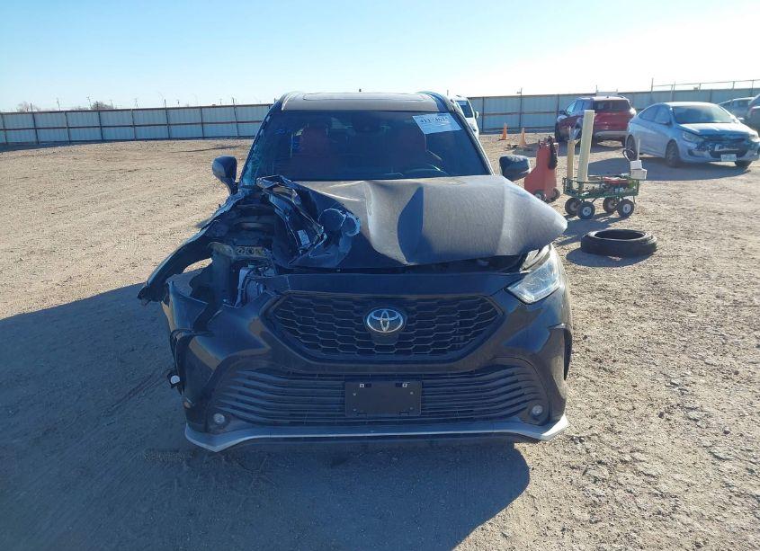 Photo 12 of 2023 Toyota Highlander XSE (VIN 5TDKDRBH4PS507981)