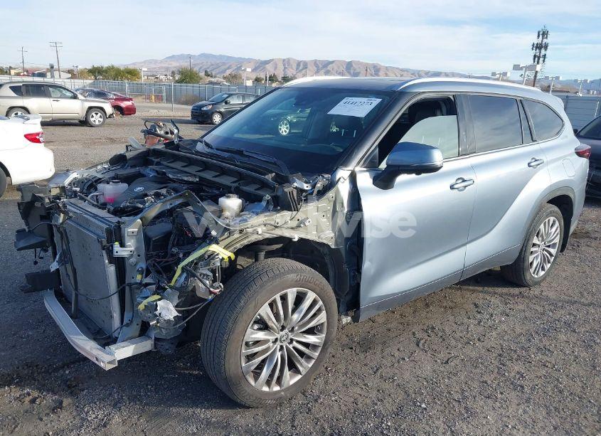 Photo 2 of 2024 Toyota Highlander PLATINUM (VIN 5TDKDRBH4RS528705)