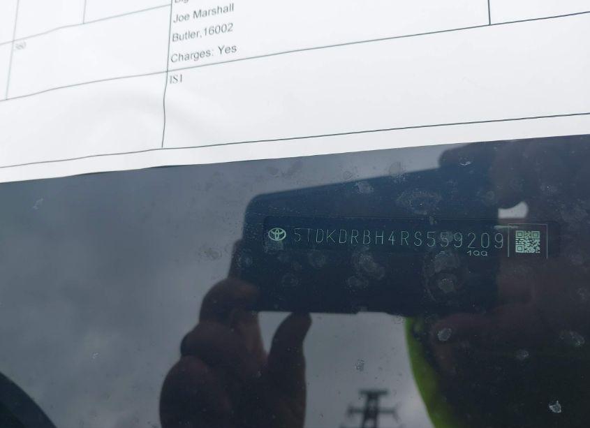 Photo 9 of 2024 Toyota Highlander XLE (VIN 5TDKDRBH4RS559209)