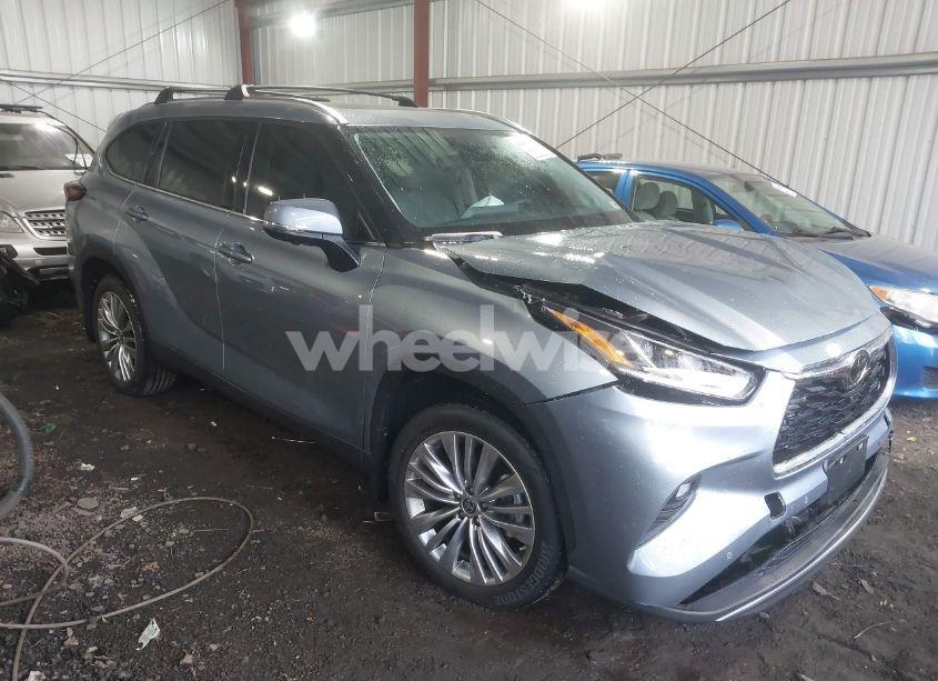 2024 Toyota Highlander PLATINUM (VIN 5TDKDRBH4RS567200) main photo