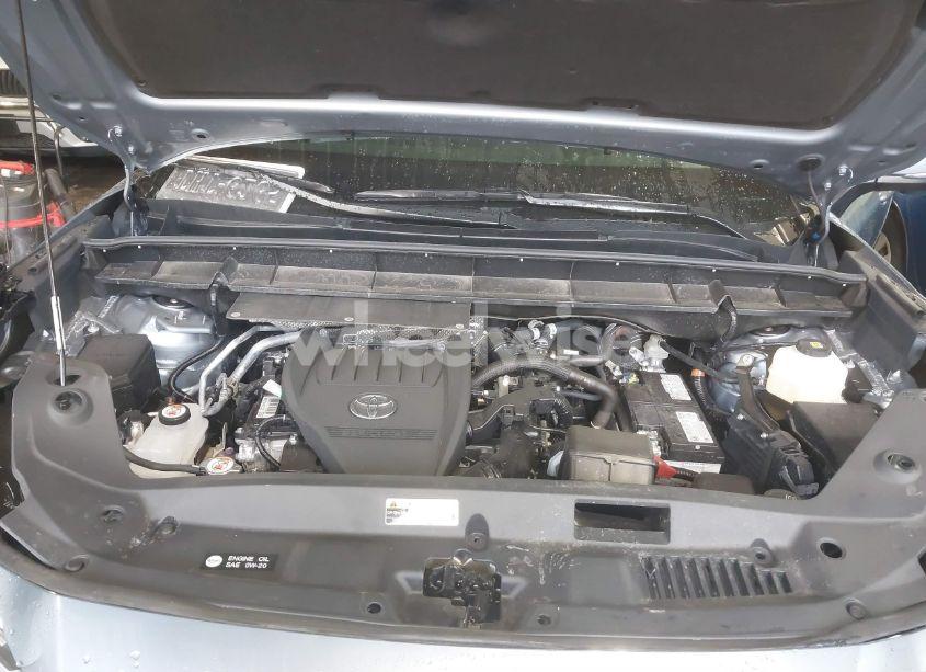Photo 10 of 2024 Toyota Highlander PLATINUM (VIN 5TDKDRBH4RS567200)