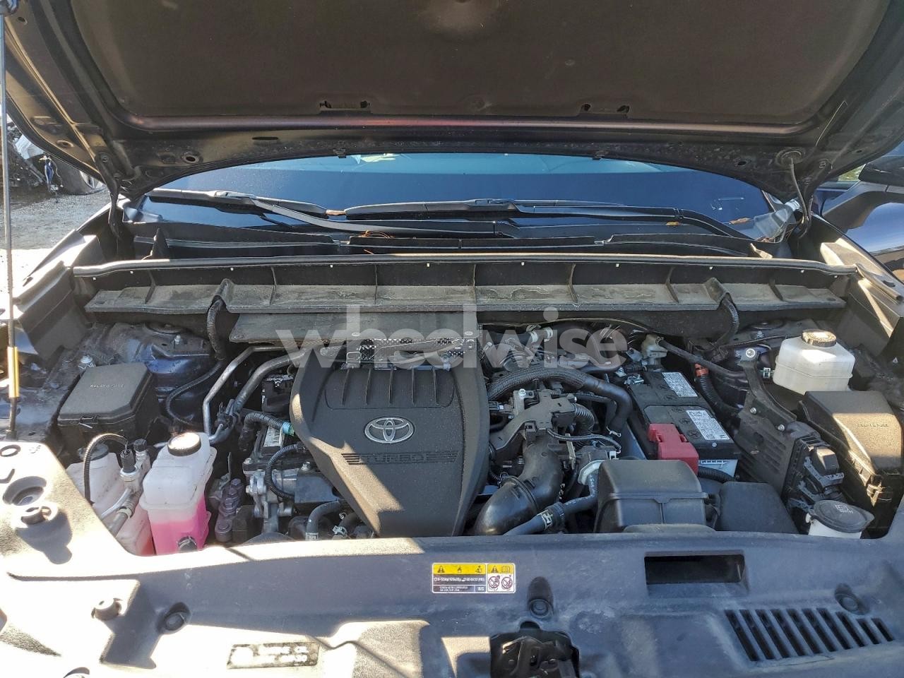 Photo 12 of 2025 TOYOTA HIGHLANDER LE (VIN 5TDKDRBH4SS576453)