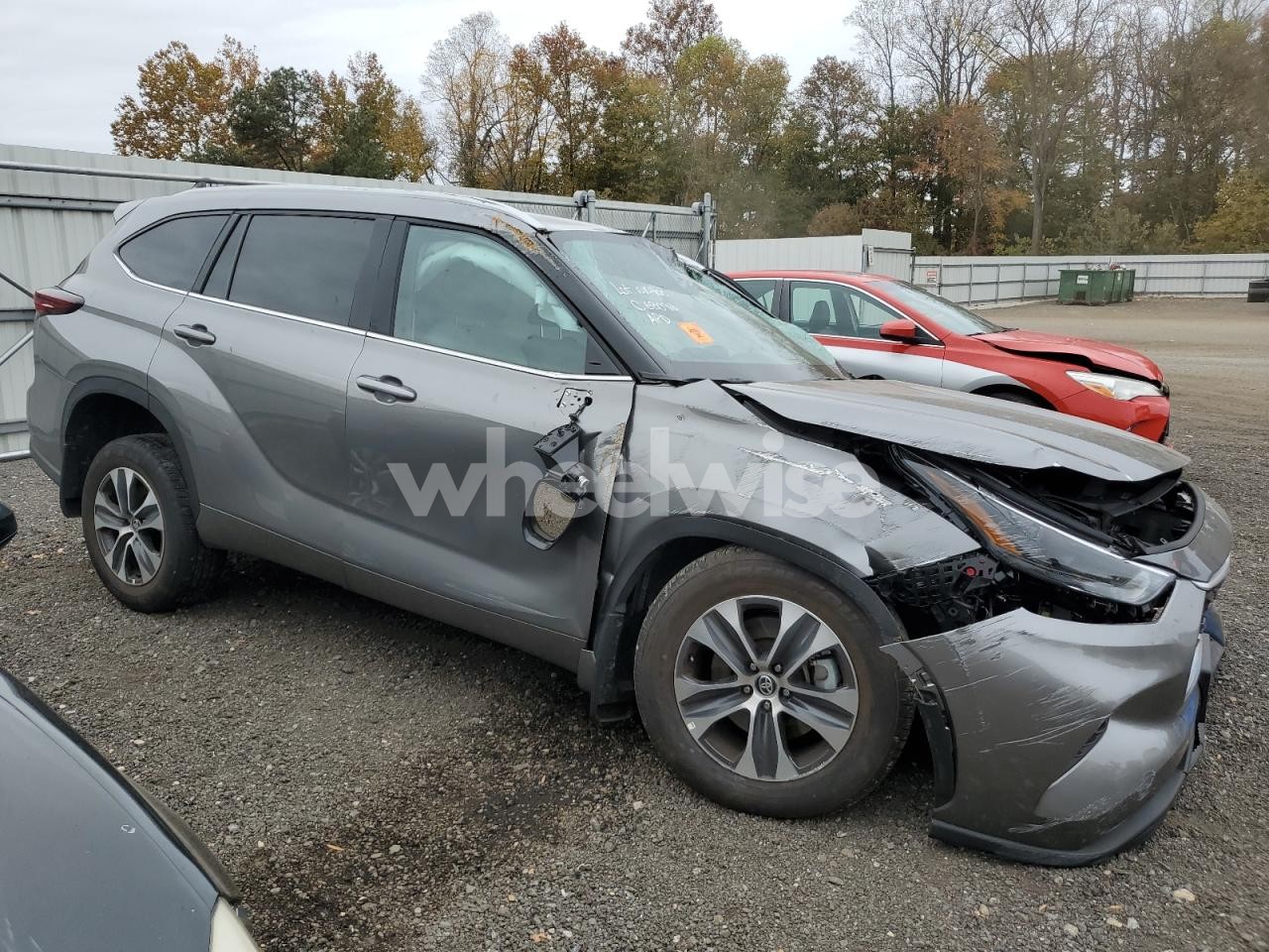 Photo 4 of 2025 TOYOTA HIGHLANDER LE (VIN 5TDKDRBH4SS587484)