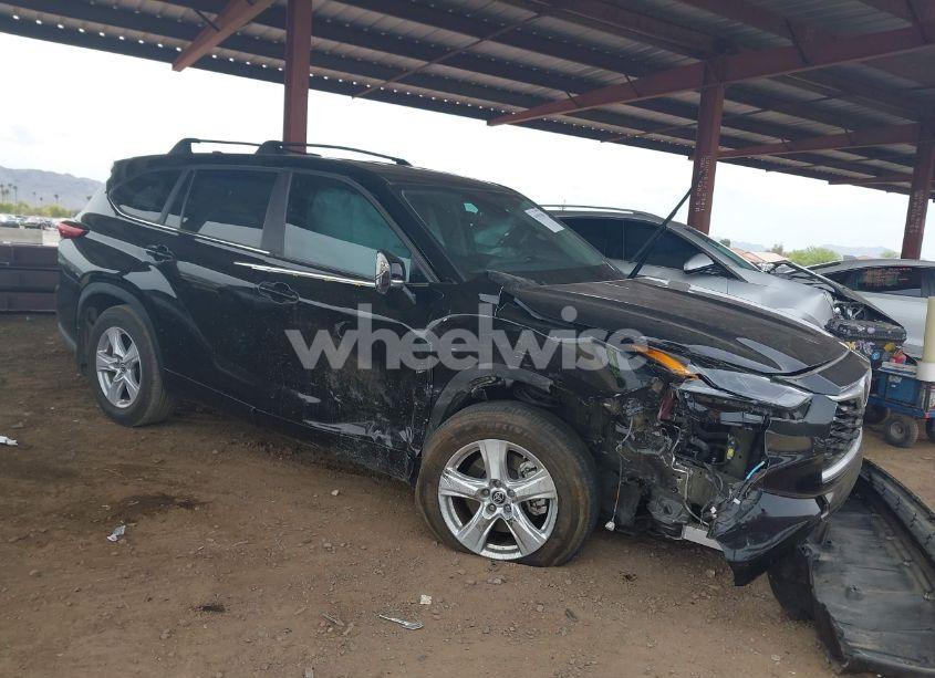 2023 Toyota Highlander LE (VIN 5TDKDRBH5PS012348) main photo