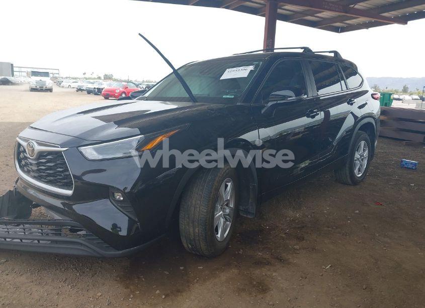 Photo 2 of 2023 Toyota Highlander LE (VIN 5TDKDRBH5PS012348)