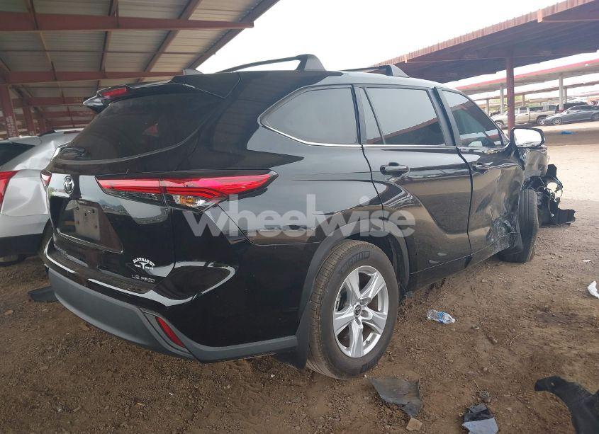 Photo 4 of 2023 Toyota Highlander LE (VIN 5TDKDRBH5PS012348)