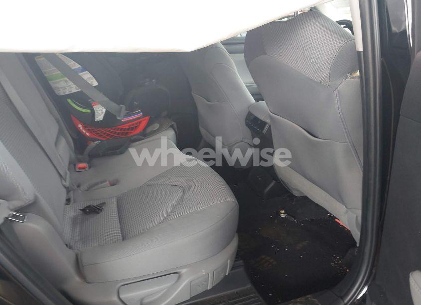 Photo 8 of 2023 Toyota Highlander LE (VIN 5TDKDRBH5PS012348)