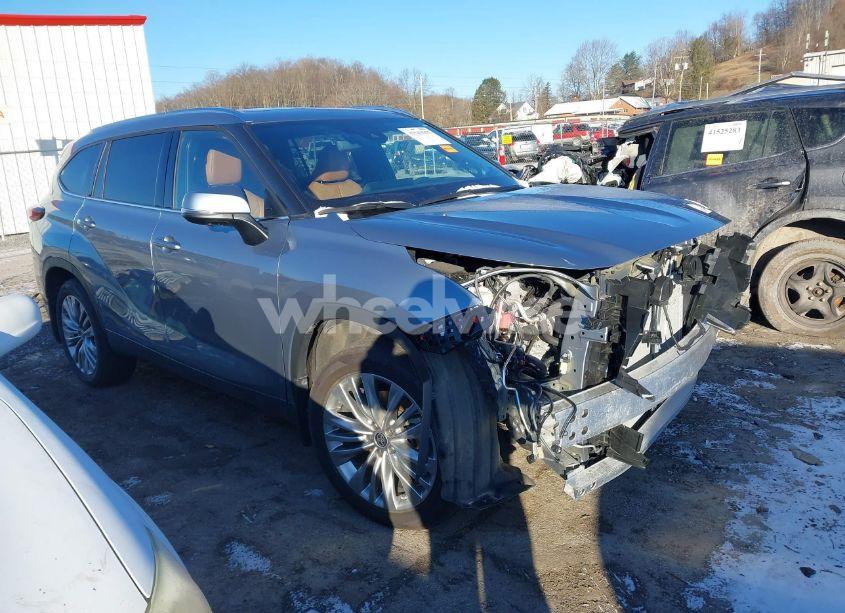 2024 Toyota Highlander PLATINUM (VIN 5TDKDRBH5RS529572) main photo